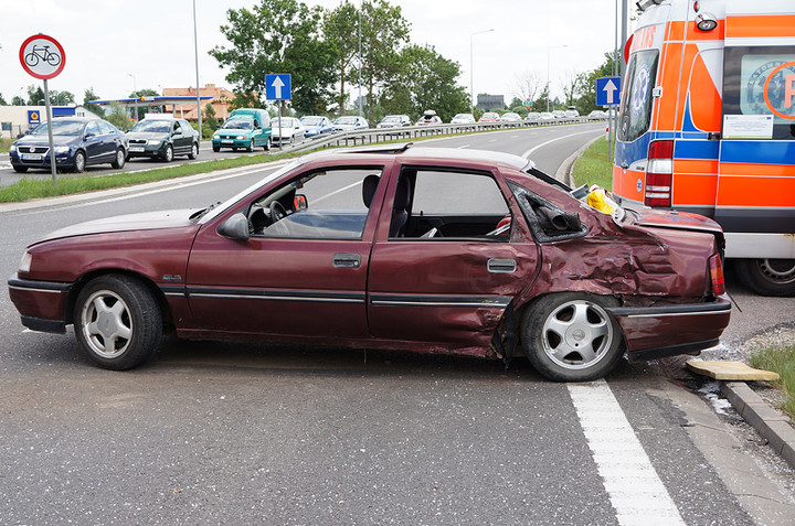 Kazimierzowo: oplem wjechał wprost pod ciężarówkę zdjęcie nr 72968