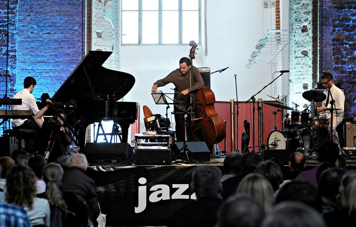 W trzech odsłonach zdjęcie nr 73061