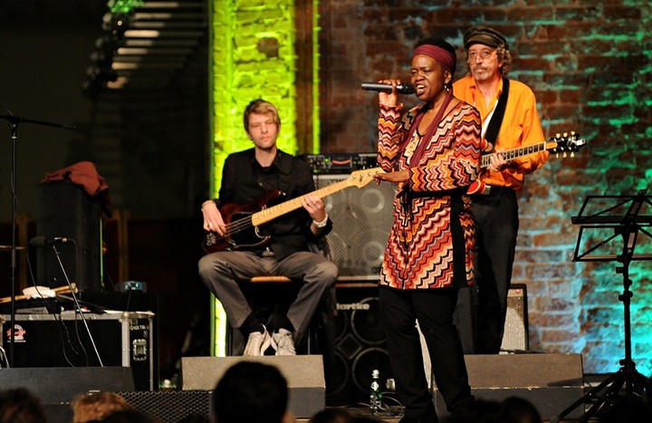 W trzech odsłonach zdjęcie nr 73078