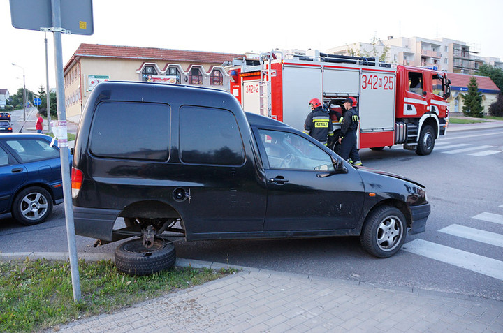 Niepodległości: zderzenie na skrzyżowaniu zdjęcie nr 73691