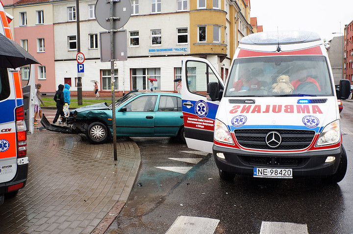 Mickiewicza: zderzenie na skrzyżowaniu zdjęcie nr 73787