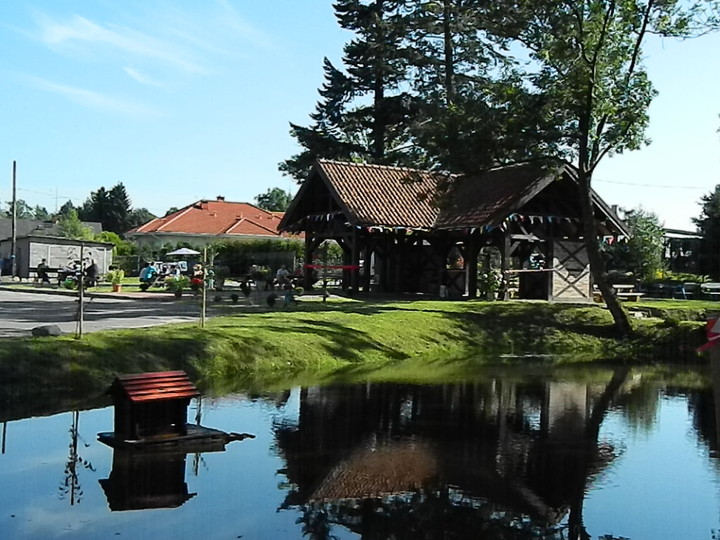 Łęcze mają nową wiatę zdjęcie nr 73951