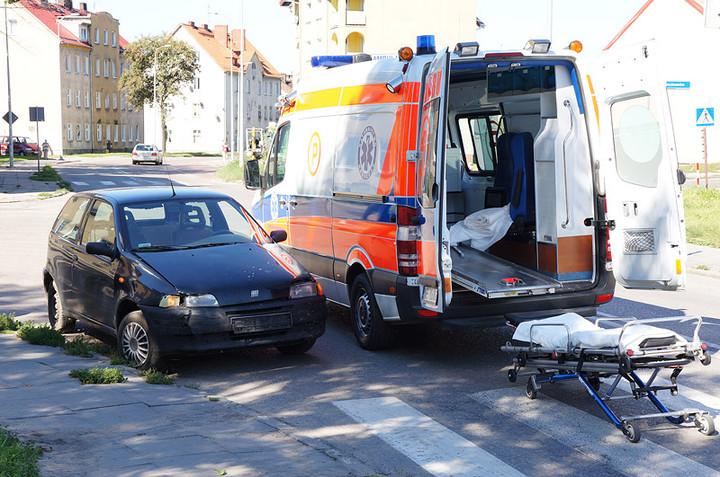 Wypadek na skrzyżowaniu zdjęcie nr 74696