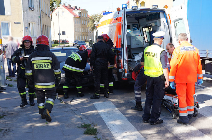 Wypadek na skrzyżowaniu zdjęcie nr 74705