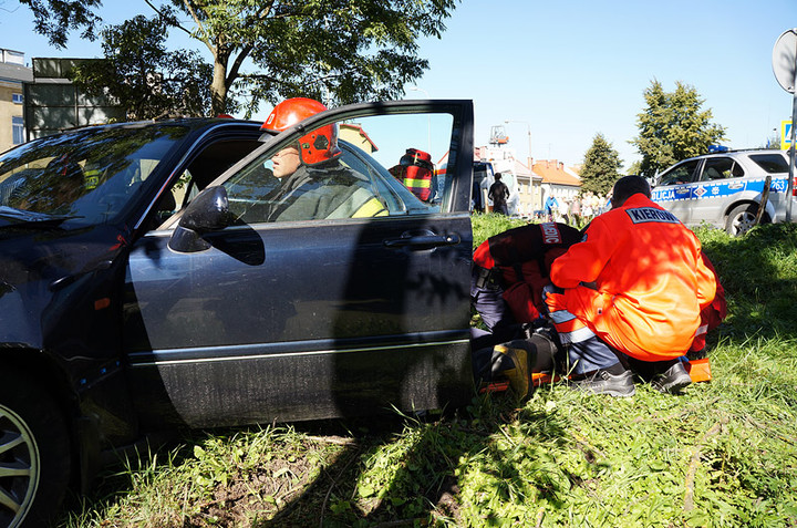 Wypadek na skrzyżowaniu zdjęcie nr 74701