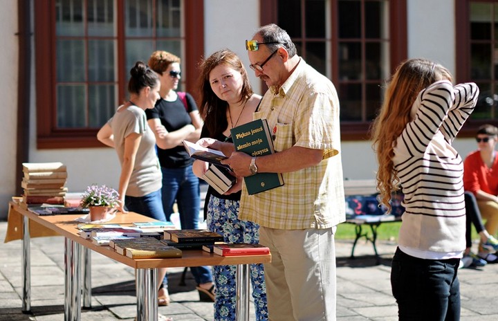 Polowanie na książki zdjęcie nr 74759