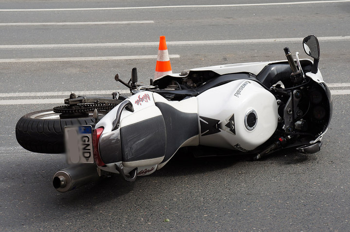 Wypadek: motocyklista uderzył w auto zdjęcie nr 75196