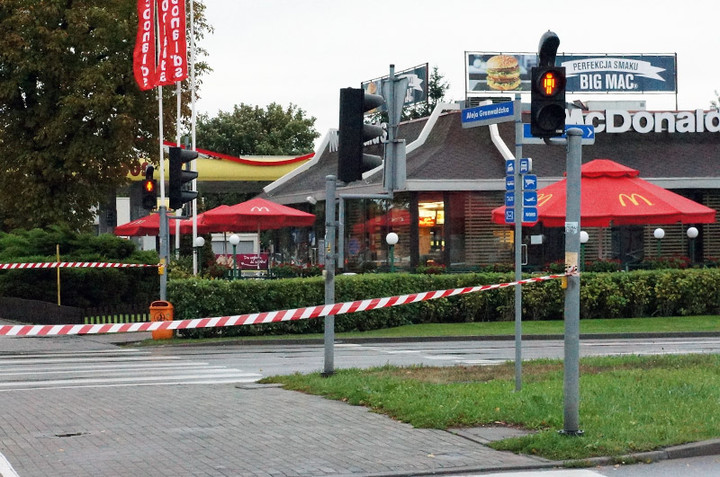 Alarm bombowy w restauracji McDonalds zdjęcie nr 75362