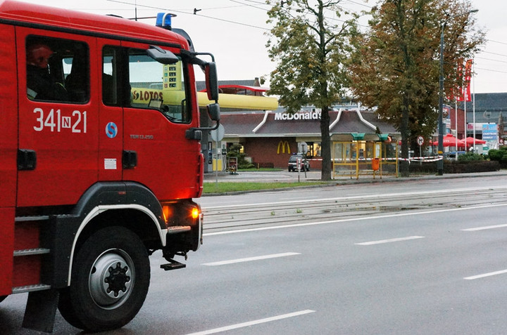 Alarm bombowy w restauracji McDonalds zdjęcie nr 75365