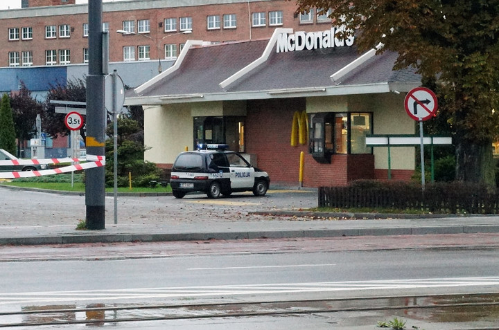 Alarm bombowy w restauracji McDonalds zdjęcie nr 75366