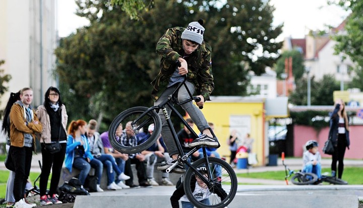 Wielkie zawody na małym skate parku zdjęcie nr 75714