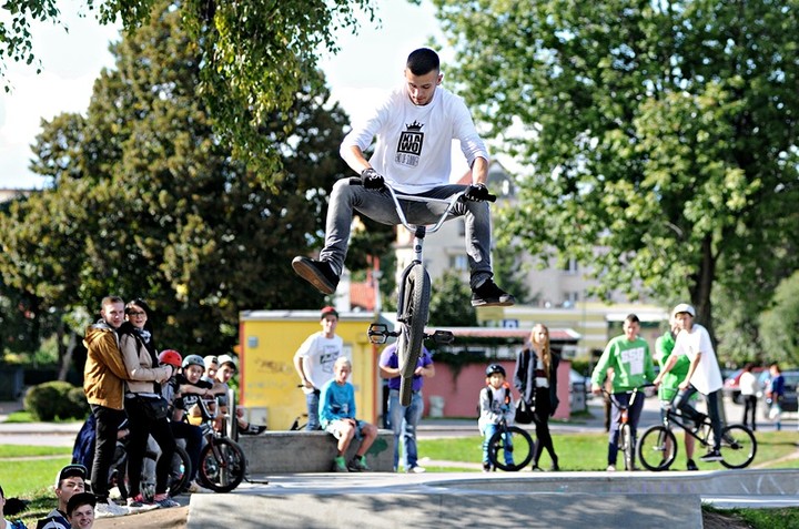 Wielkie zawody na małym skate parku zdjęcie nr 75724