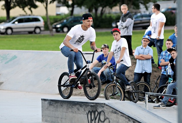 Wielkie zawody na małym skate parku zdjęcie nr 75711