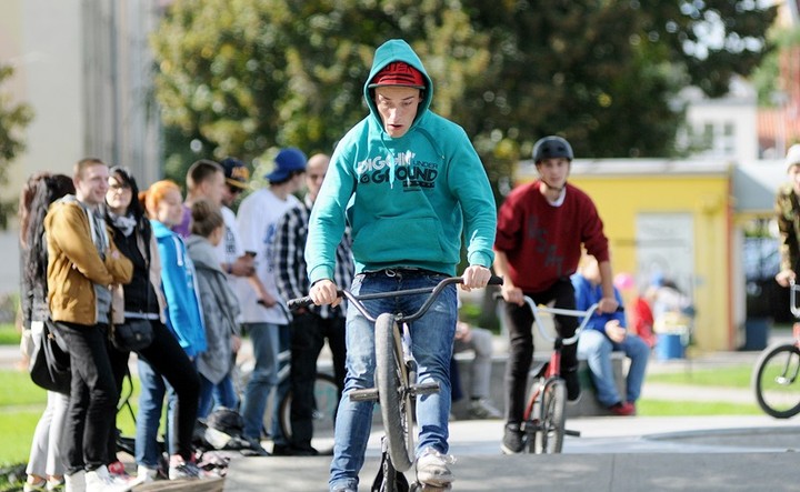 Wielkie zawody na małym skate parku zdjęcie nr 75701