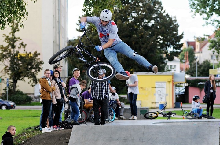 Wielkie zawody na małym skate parku zdjęcie nr 75698