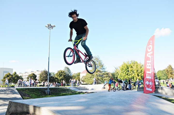 Wielkie zawody na małym skate parku zdjęcie nr 75719