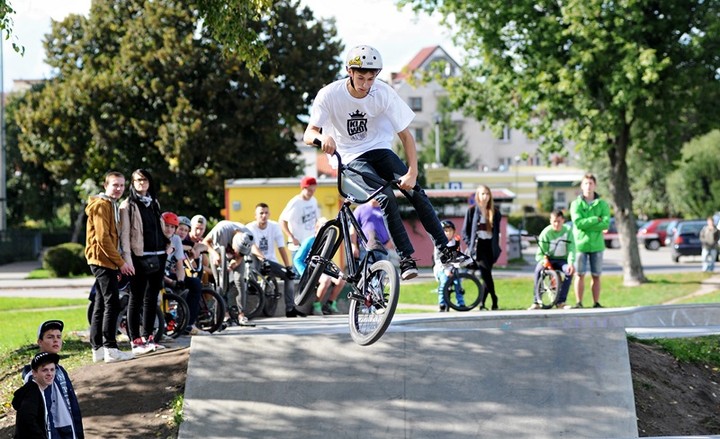 Wielkie zawody na małym skate parku zdjęcie nr 75715