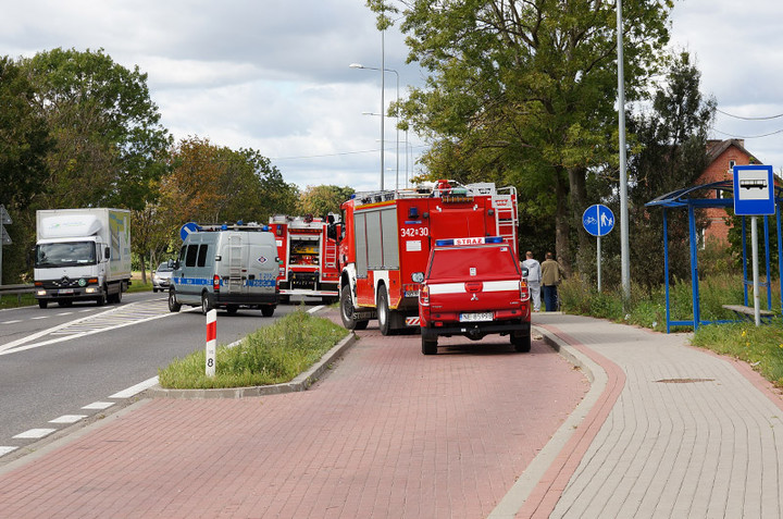 Kazimierzowo: jeepem uderzył w drzewo zdjęcie nr 75766