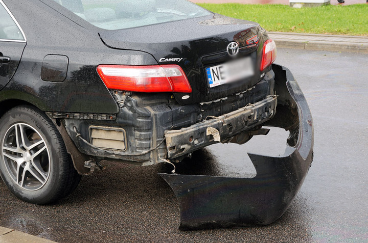 Zderzenie i potrącenie na Grota-Roweckiego zdjęcie nr 75848