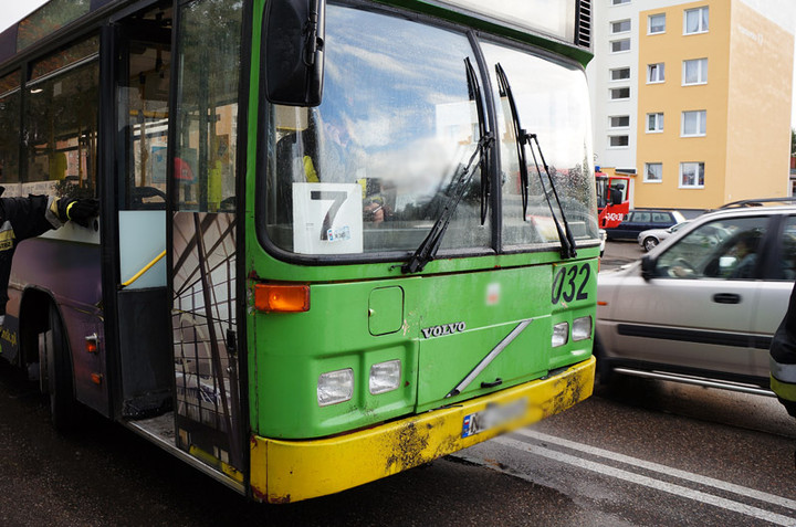 Fromborska: autobus uderzył w uno zdjęcie nr 75926