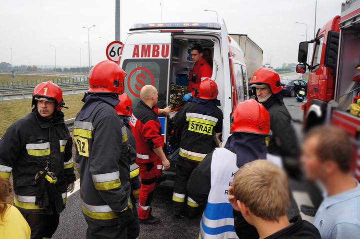 Węzeł Wschód: passatem wjechała pod ciężarówkę zdjęcie nr 76603