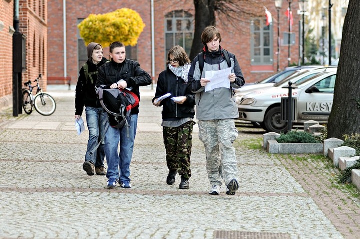 Lepiej grać niż stać pod pomnikiem zdjęcie nr 78395