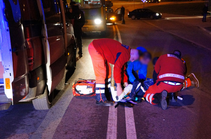 Niepodległości: potrącenie dziecka na pasach zdjęcie nr 80338