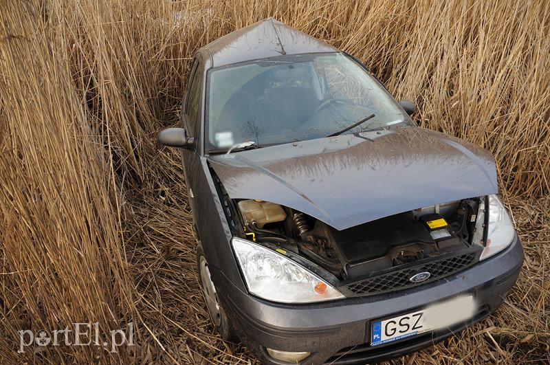 Karczowiska Górne: fordem w drzewo zdjęcie nr 82780