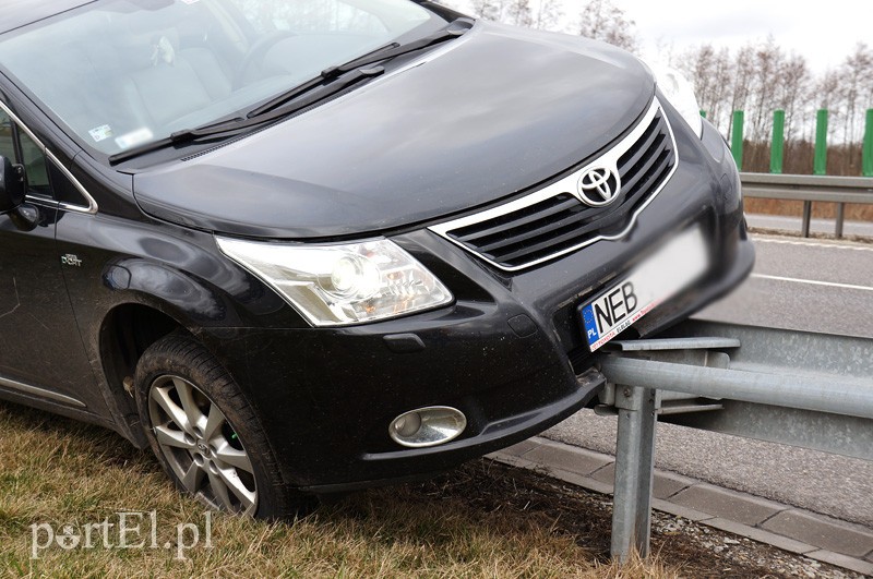 Nietypowe parkowanie. Kierowca pijany? zdjęcie nr 84437