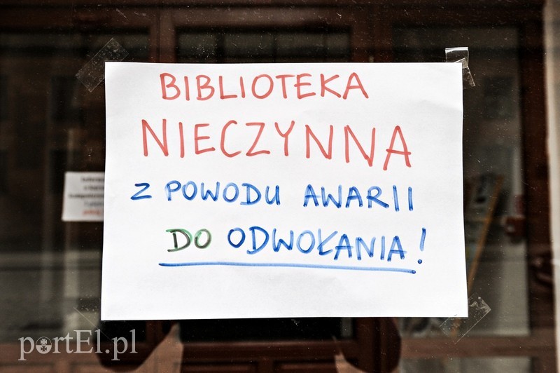 Powódź w bibliotece zdjęcie nr 84464
