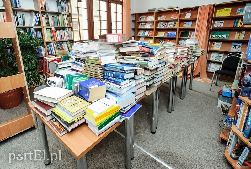 Powódź w bibliotece zdjęcie nr 84452