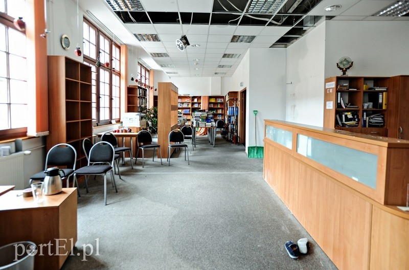 Powódź w bibliotece zdjęcie nr 84446