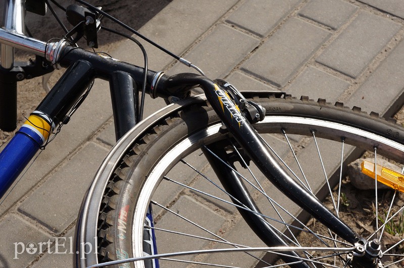 Odzieżowa: zderzenie rowerzysty z audi zdjęcie nr 84660