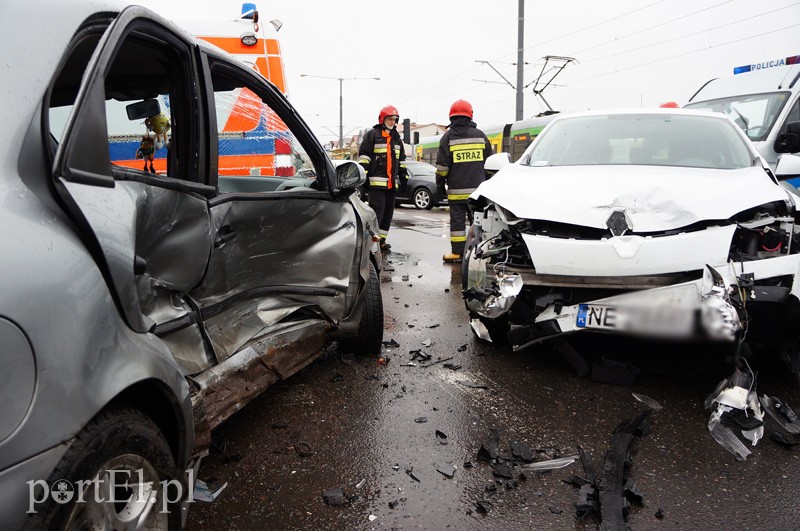 Płk. Dąbka: wypadek z udziałem czterech aut zdjęcie nr 84890