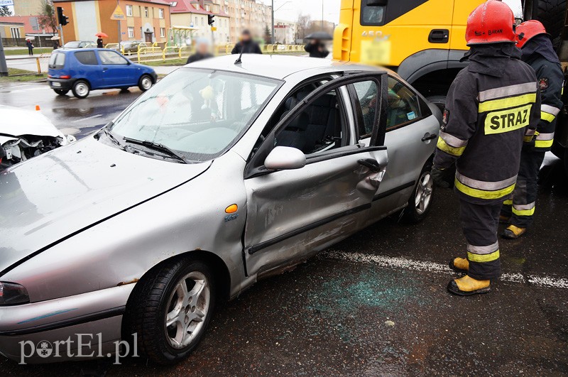 Płk. Dąbka: wypadek z udziałem czterech aut zdjęcie nr 84886