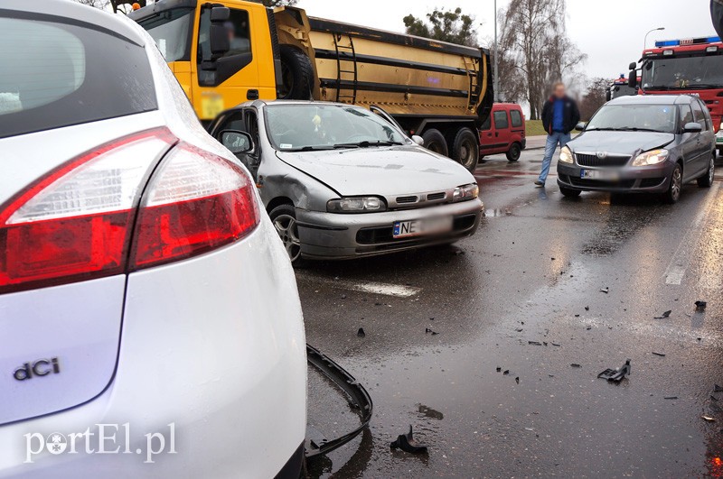 Płk. Dąbka: wypadek z udziałem czterech aut zdjęcie nr 84891