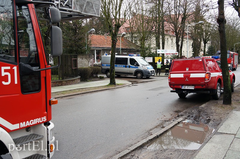 Alarm bombowy w szpitalu przy Komeńskiego zdjęcie nr 84907