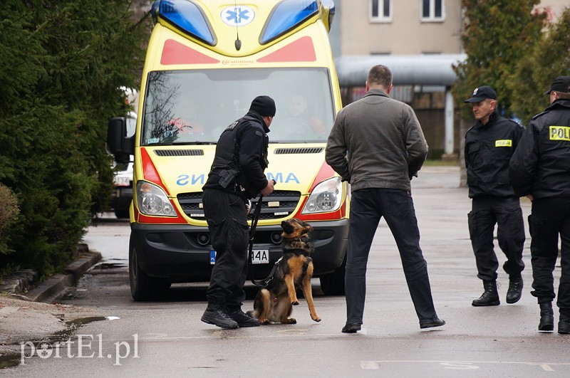 Alarm bombowy w szpitalu przy Komeńskiego zdjęcie nr 84917