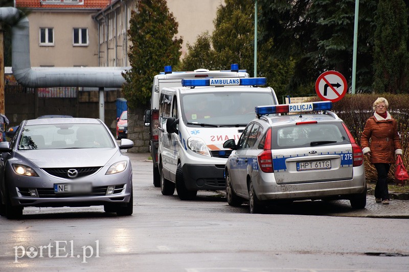 Alarm bombowy w szpitalu przy Komeńskiego zdjęcie nr 84897