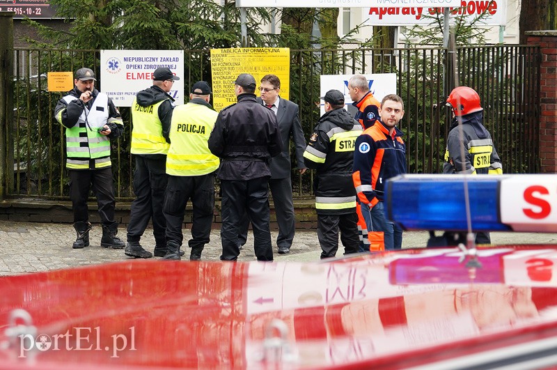 Alarm bombowy w szpitalu przy Komeńskiego zdjęcie nr 84899