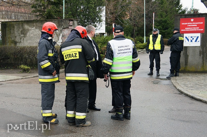 Alarm bombowy w szpitalu przy Komeńskiego zdjęcie nr 84914