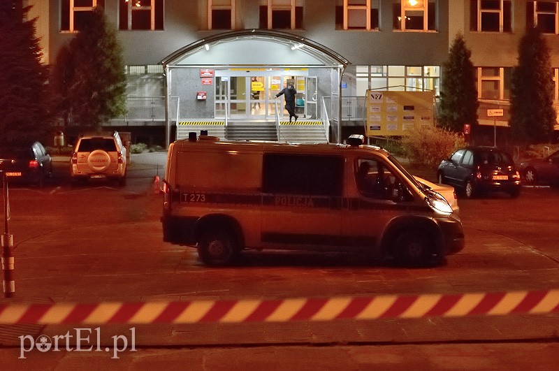 Alarm bombowy w Wojewódzkim Szpitalu Zespolonym zdjęcie nr 84930