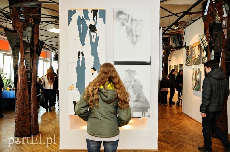 Wernisaż prac uczennic Liceum Plastycznego Samiry Arrami i Natali Magalskie zdjęcie nr 85085