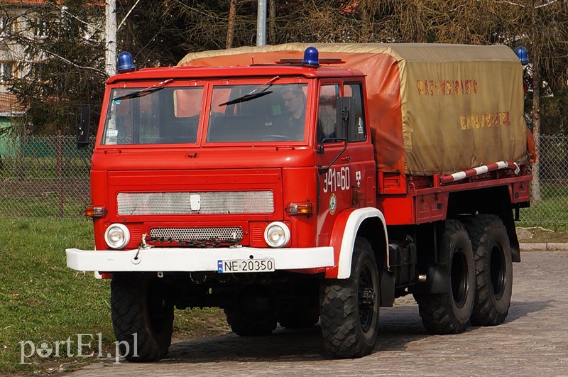 Plama oleju na rzece Elbląg zdjęcie nr 85244