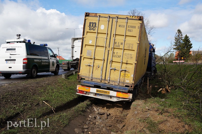 Ciężarówka w rowie zdjęcie nr 86115