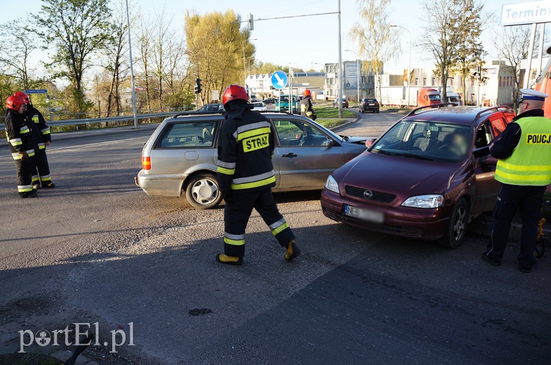 Wypadek na zjeździe z mostu zdjęcie nr 86144