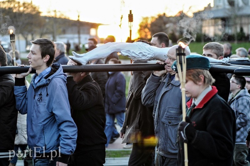 Tysiące wiernych przeszło przez miasto zdjęcie nr 86182