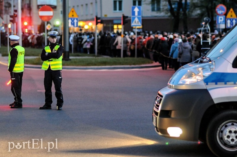 Tysiące wiernych przeszło przez miasto zdjęcie nr 86191