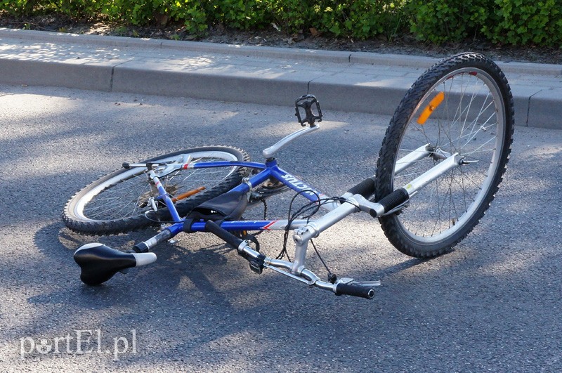 Rowerzysta wjechał w volkswagena zdjęcie nr 86409