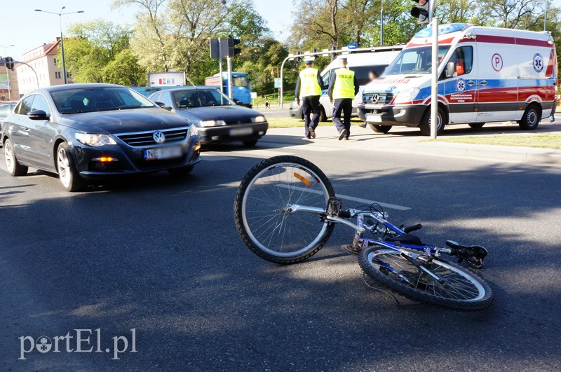 Rowerzysta wjechał w volkswagena zdjęcie nr 86403